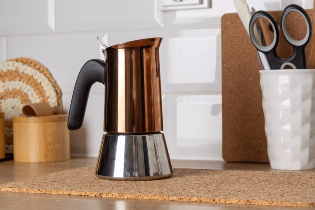 De la cafetière classique à l'induction : ce qui change vraiment 2 De la cafetière classique à l'induction : ce qui change vraiment