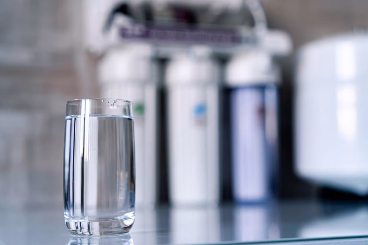 Purification multi-étapes : filtrer l’eau sans en perdre les minéraux