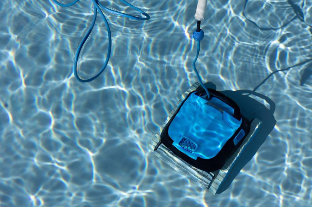 De l'eau verte au bassin limpide : les étapes qui changent tout 2 De l'eau verte au bassin limpide : les étapes qui changent tout